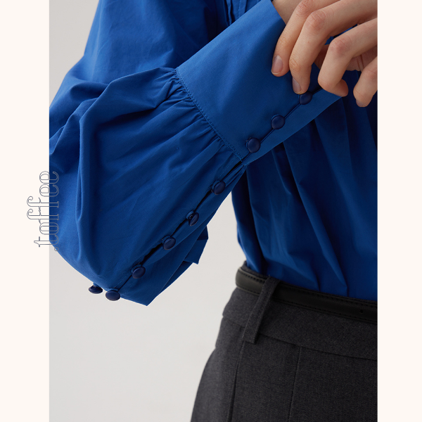 【2color】ボタン装飾プリーツブラウス《Z00846》