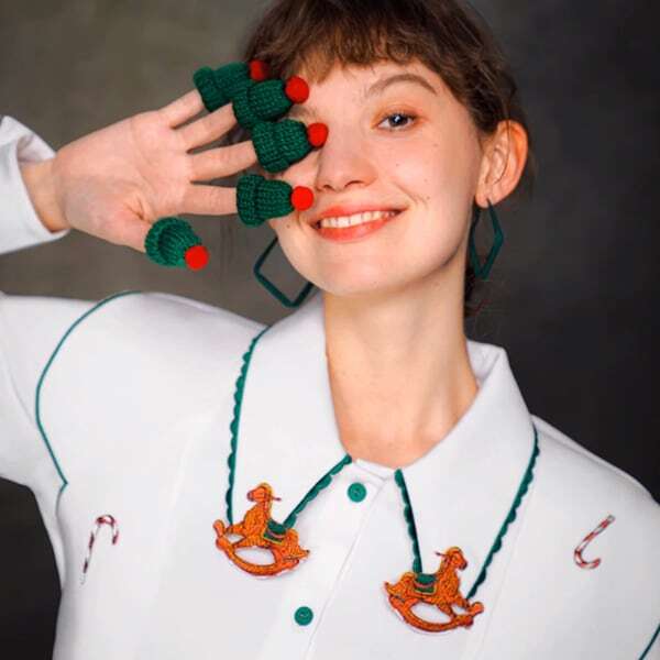 【2color】木馬刺繍配色ビッグ衿ブラウス C0109