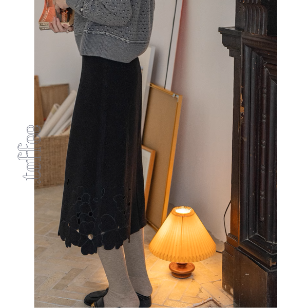 【2color】花柄レースAラインミディ丈スカート《Z00859》