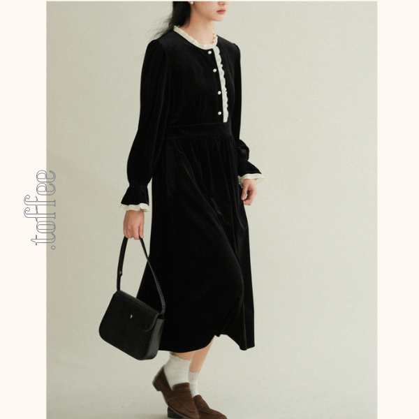 レースディテールグロッシーブラックワンピース 《Z00760》