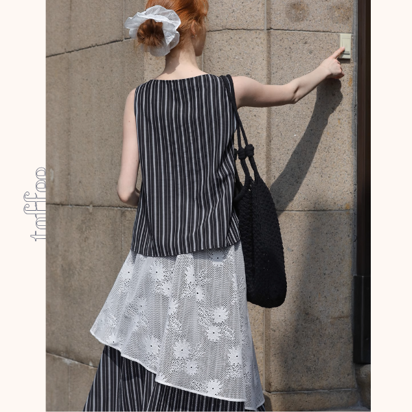 ストライプノースリーブトップ&レース装飾ロングスカートセットアップ《Z01028》