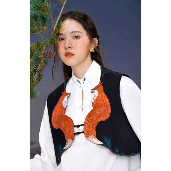 フォックス刺繍ブラックベスト C0097