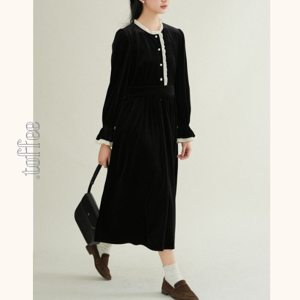 レースディテールグロッシーブラックワンピース 《Z00760》