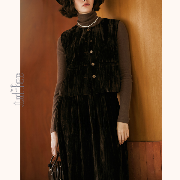 グロッシーダークベスト&ロングスカートセットアップ 《Z00807》