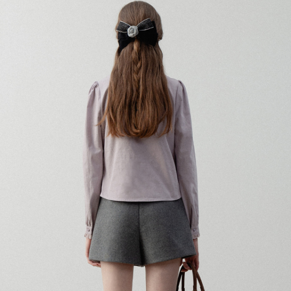 パール&レースネックシャーリングロングスリーブシャツ 《Z00721》