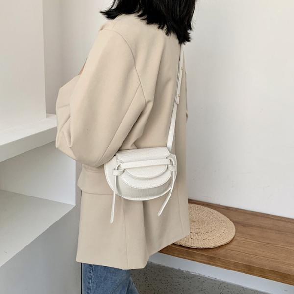 【4color】クロコ調エンボスプロセッシングショルダーバッグ AU-171