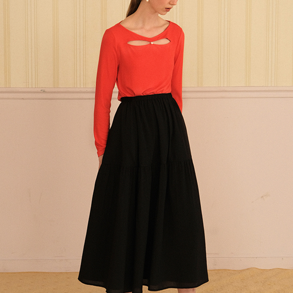 【2color】カットアウトクルーネックスリムトップス 《Z00748》