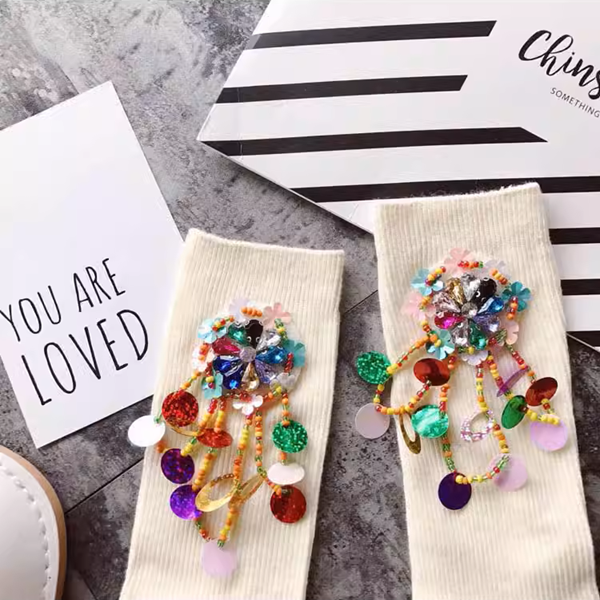 フラワービーズ装飾クルーソックス4点セット 《Z00774》