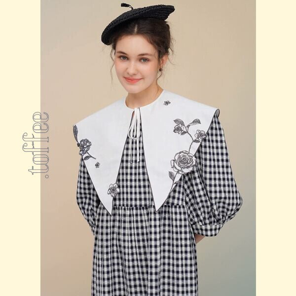 繊細バラ刺繍のつけ襟:あなただけの魔法のアクセサリー 《C0212》