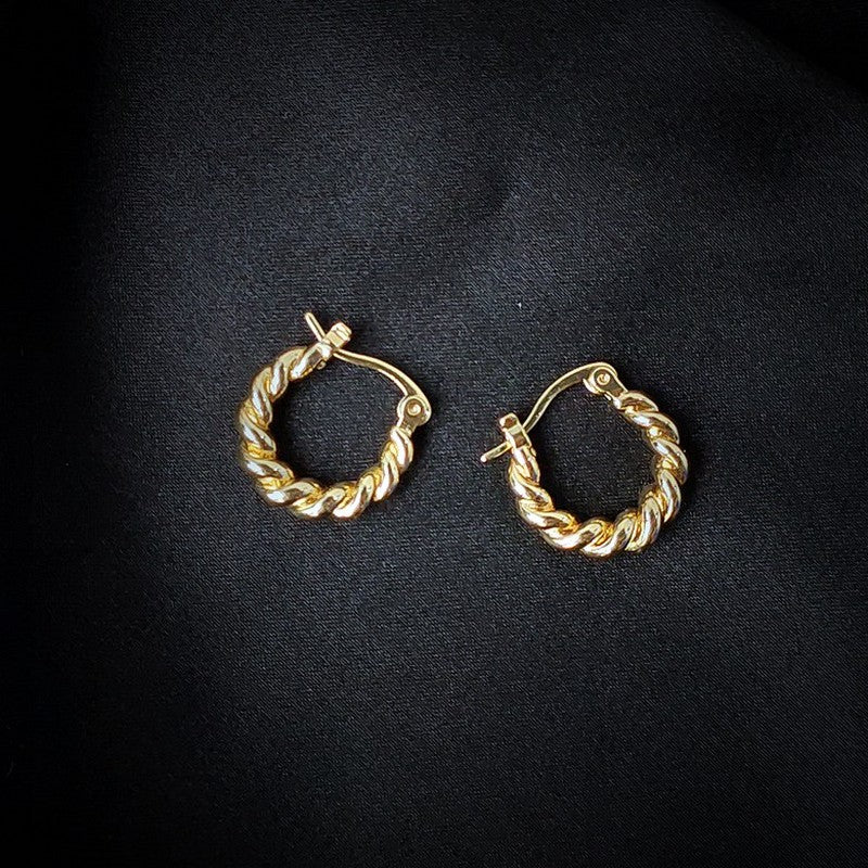 ゴールドツイストピアス