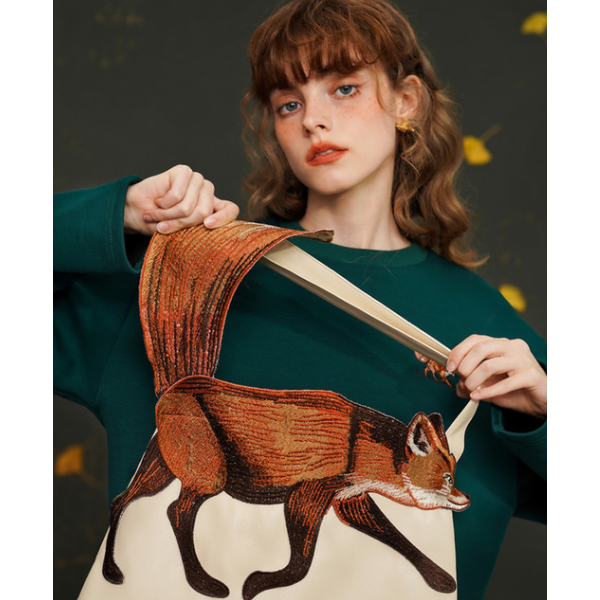 【2color】フォックス刺しゅうのバッグスリーブトップス AU-463