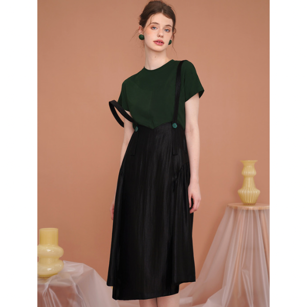 【2color】Vカットストラップワンピース X-185