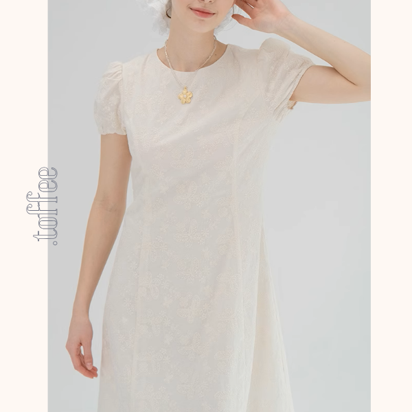 パフスリーブ蝶柄刺繍入りミモレ丈ワンピース《Z00873》