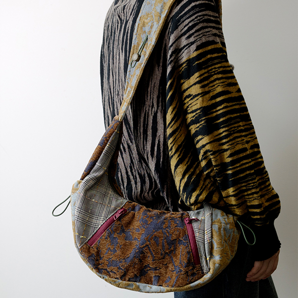 サイドチェックマルチカラーショルダーバッグ Z00489