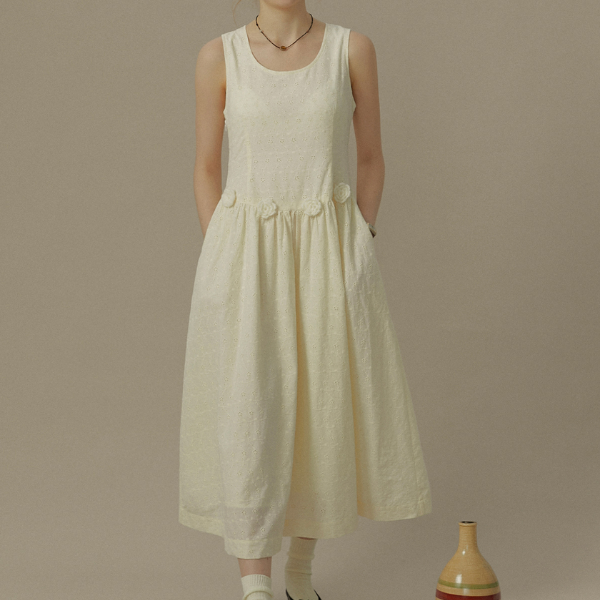 立体フラワー装飾ノースリーブワンピース《Z00828》