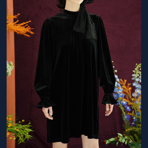 リボン付きブラックミニワンピース Z00086