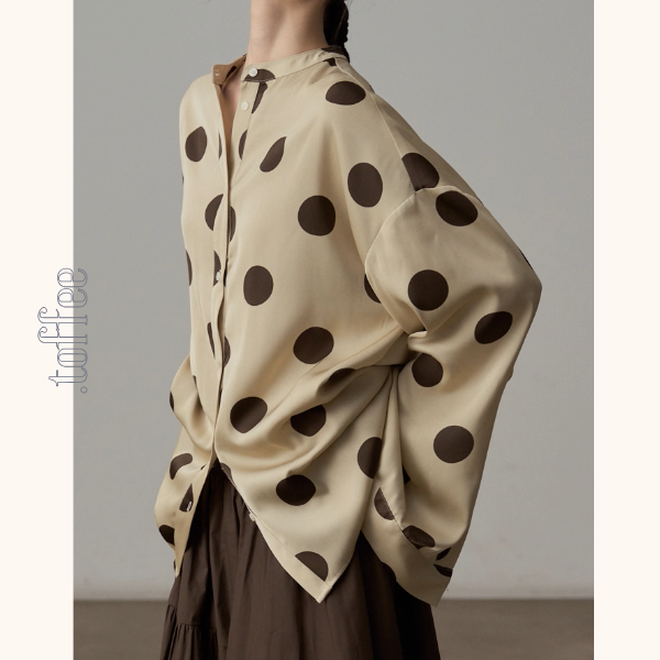 リズムを奏でる、大きな水玉シャツ《Z01120》