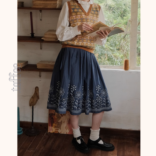 レトロ調花柄刺繍サスペンダースカート《Z01109》