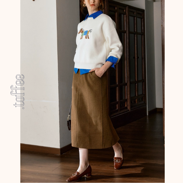 《色彩のたてがみを風に揺らして》ポニー刺繍セーター《Z01147》