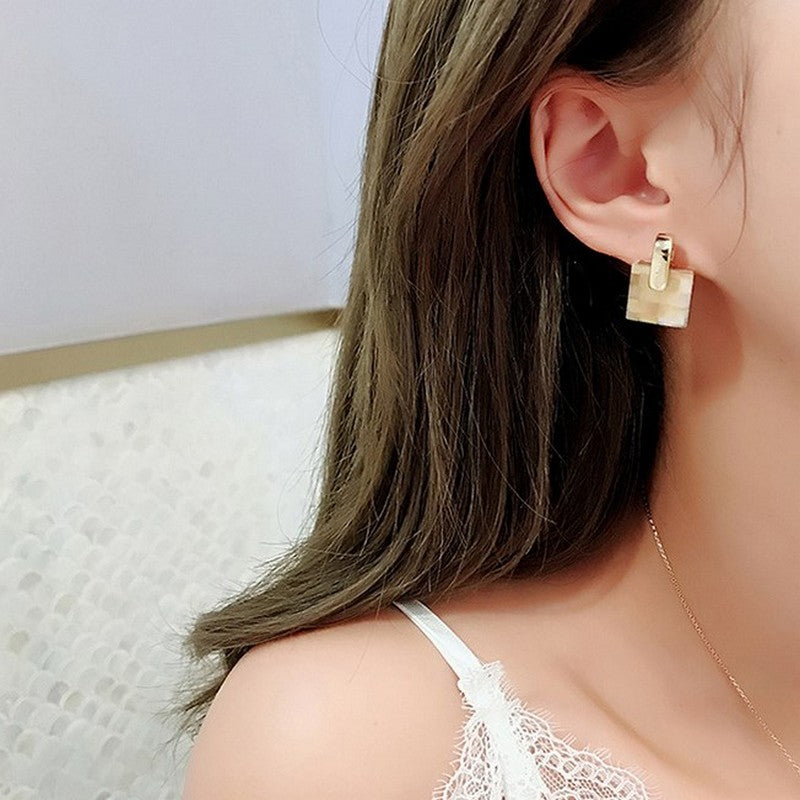 カラーラティスシェルピアス 《ac0005》