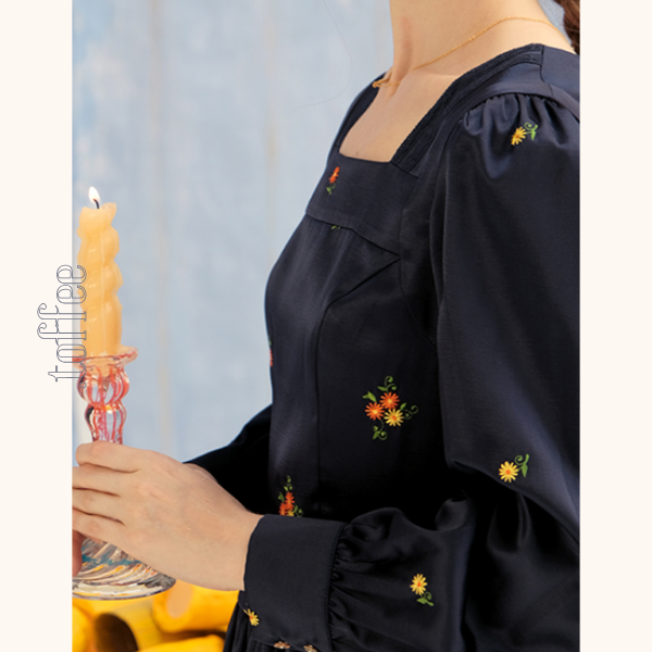 スクエアネック小花柄ワンピース Z00580