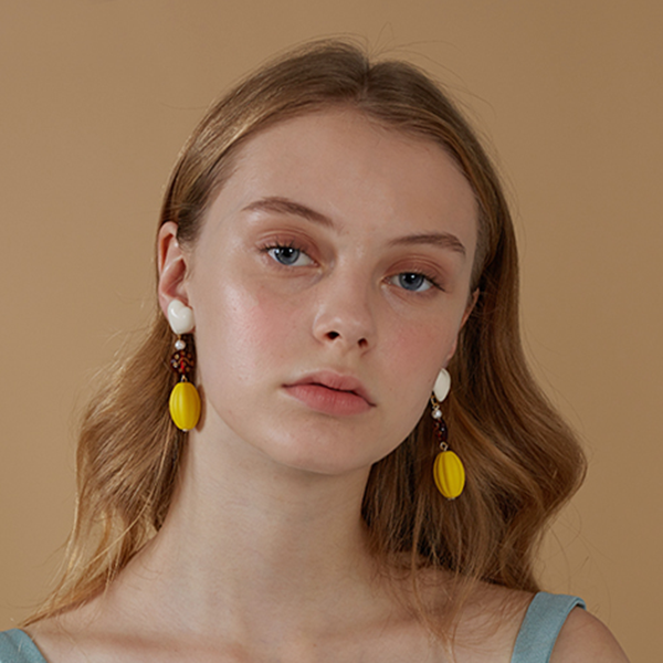 【2pattern】ハート、月と星、黄色の楕円体のドロップイヤーアクセサリー 《Z00796》