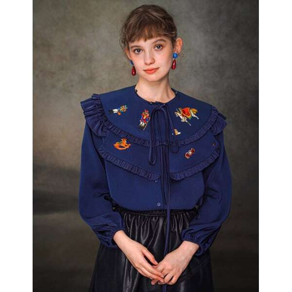 くるみ割り人形刺繍フリル衿ブラウス C0113