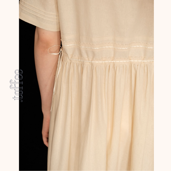 リボン刺繍とプリーツの上品ワンピース《Z01045》