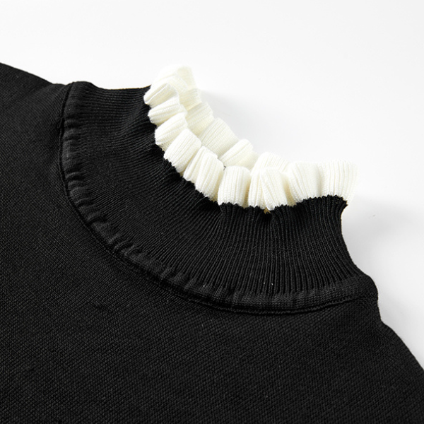 フリル付きAラインブラックワンピース X-485