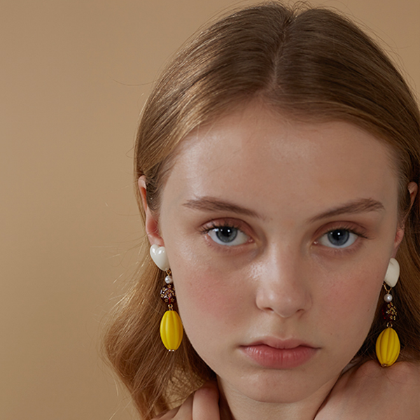 【2pattern】ハート、月と星、黄色の楕円体のドロップイヤーアクセサリー 《Z00796》