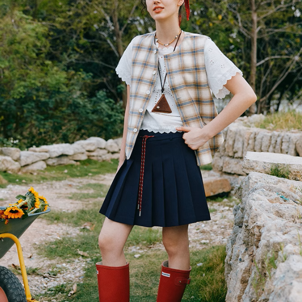 カットワークレースボックス型クロップドTシャツ《Z01002》