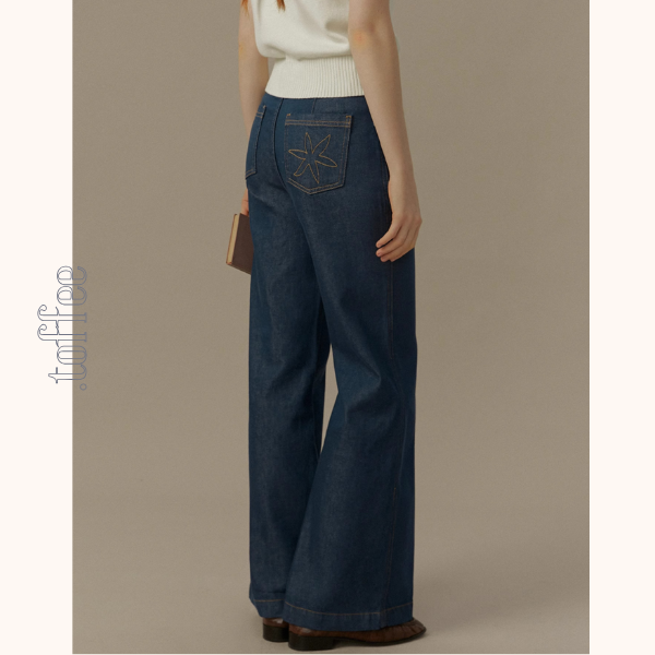 スターフラワー刺繍ブーツカットデニム《Z00830》