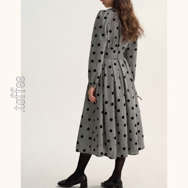 グレートップ&ロングスカートのポルカドットセットアップ Z00529