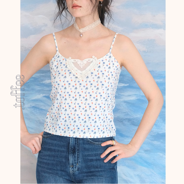 クロップドフーディー&レースキャミソール小花柄セットアップ《Z00983》