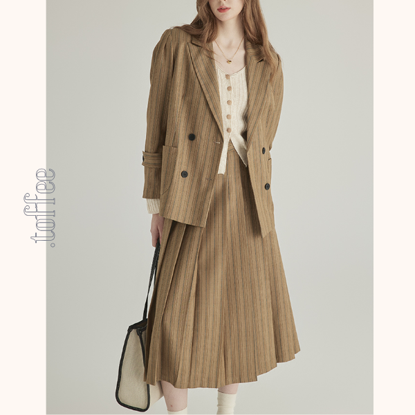 ストライプ柄ダブルブレストテーラードジャケット&ハイウエストプリーツスカートセットアップ 《Z00777》