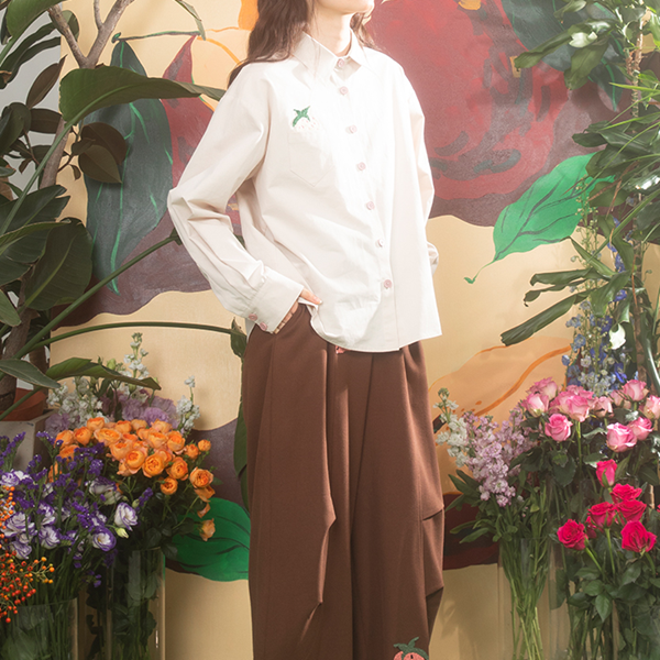 立体ストロベリー刺繍ガーリーシャツ 《Z00695》