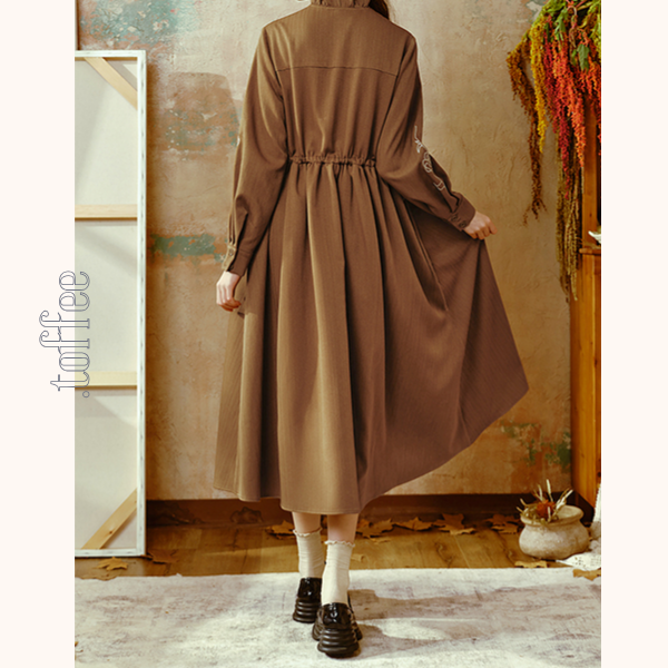 【2color】ローズ刺繍フリルネックワンピース 《Z00681》