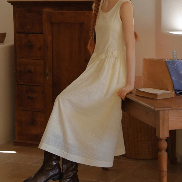 立体フラワー装飾ノースリーブワンピース《Z00828》