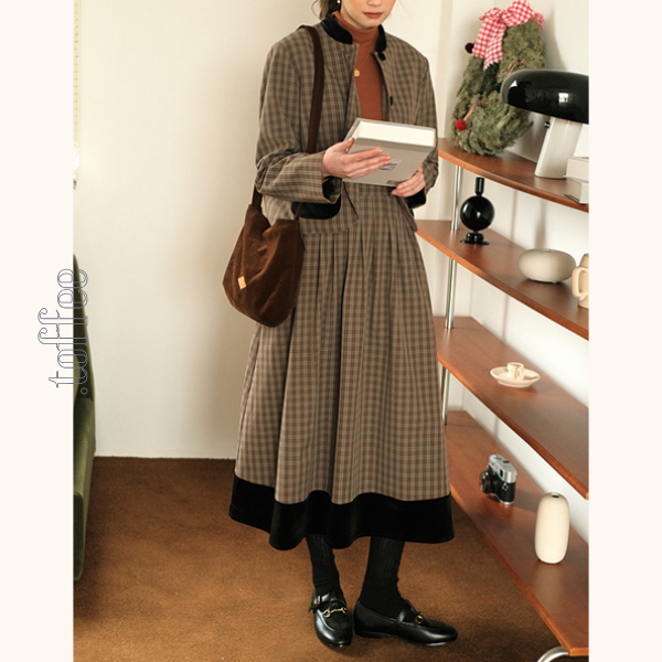 ブラックポケット付きジャケット&ミモレ丈スカートのブラウンチェックセットアップ Z00514