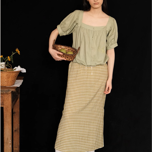 【2color】刺繍うさぎのスクエアネックブラウス《Z01046》