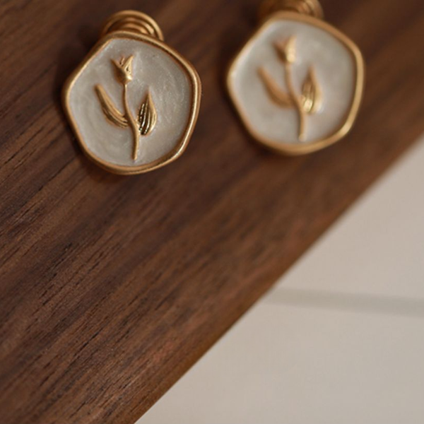 【2pattern】チューリップモチーフヘキサゴンイヤーアクセサリー 《Z00767》