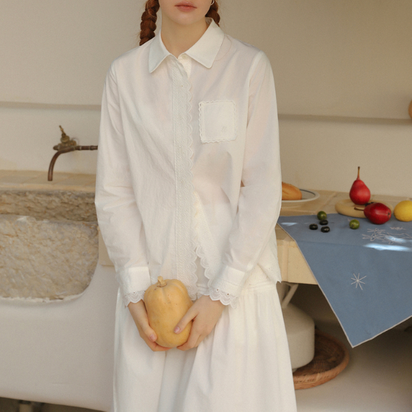 レース装飾ホワイトブラウス《Z00832》