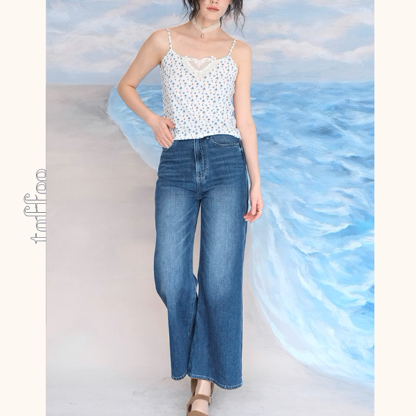 クロップドフーディー&レースキャミソール小花柄セットアップ《Z00983》