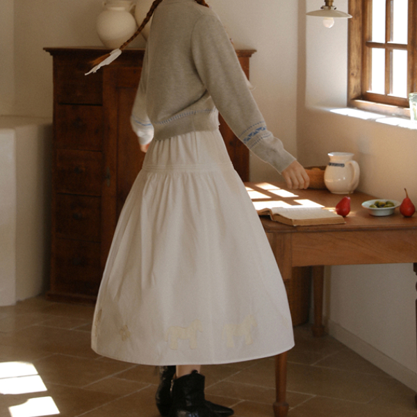 ポニーパッチ刺繍フレアスカート《Z00824》