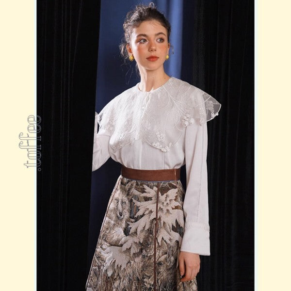 フェアリーレースを纏う:聖なるクラシックブラウス 《C0194》