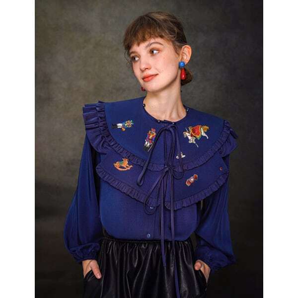 くるみ割り人形刺繍フリル衿ブラウス C0113