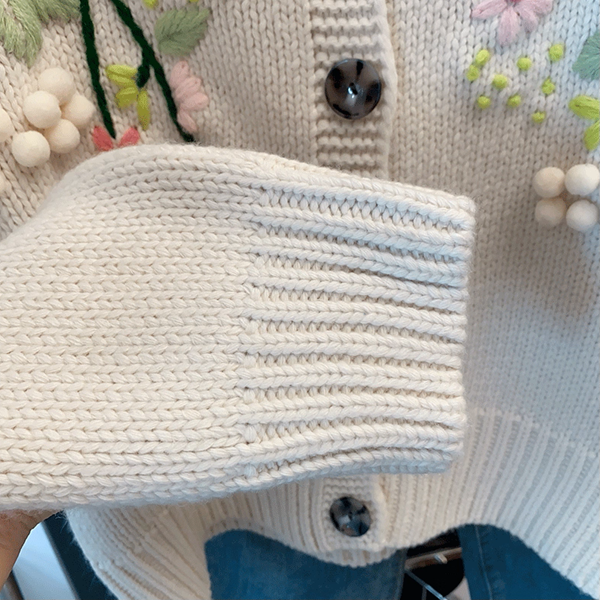 立体フラワー刺繍の上品ショートニットカーディガン《Z01209》