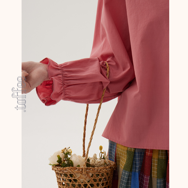 【2color】フリルネックコットンブラウス 《Z00787》