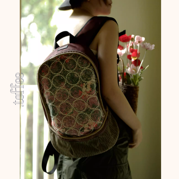 花柄幾何学模様パイピングバックパック《Z00956》