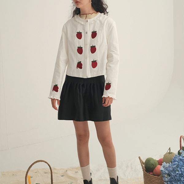 ストロベリープリントホワイトブラウス Z00448